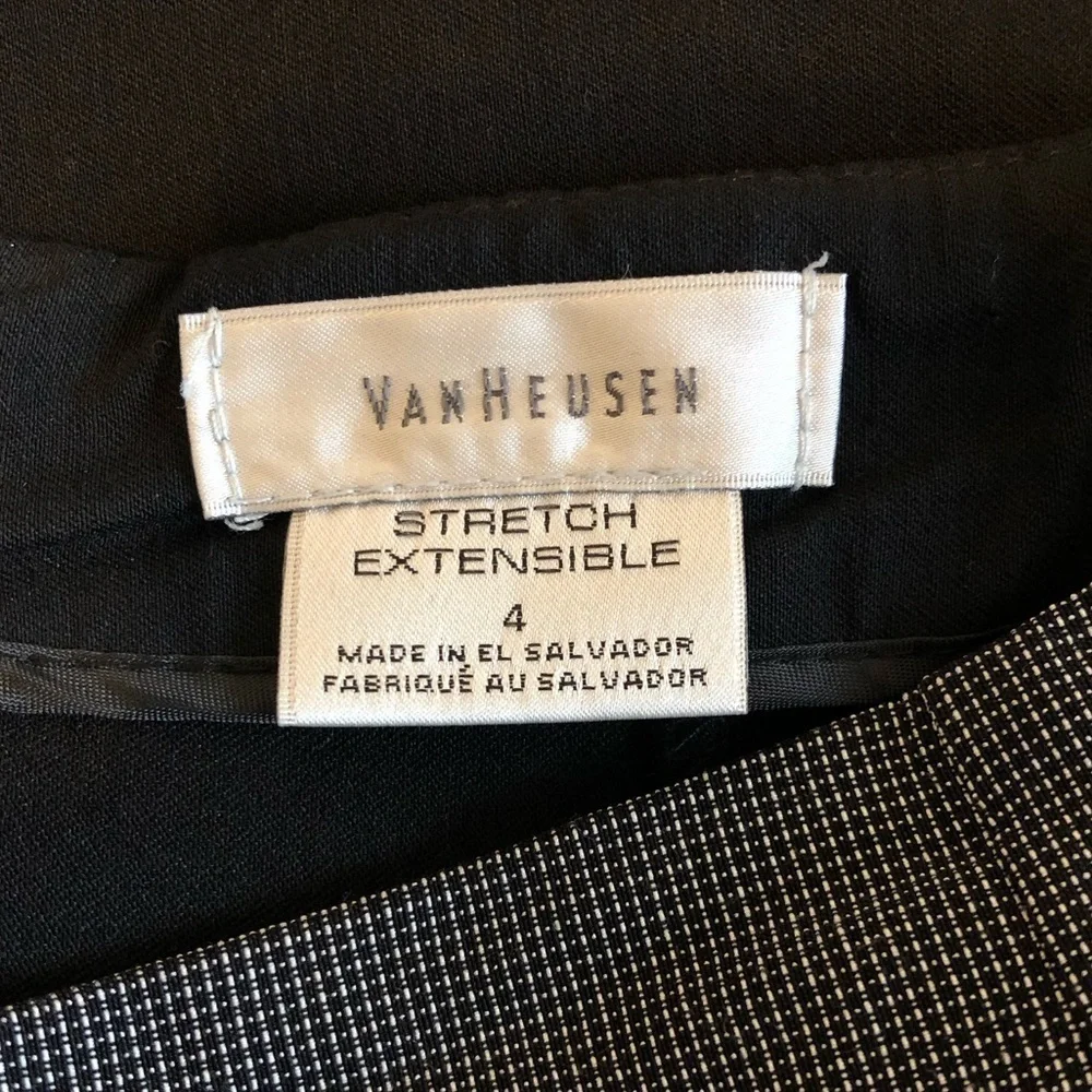 VAN HEUSEN Skirt Women's Size 4 Black Stretch Extensible Solid Grid Print